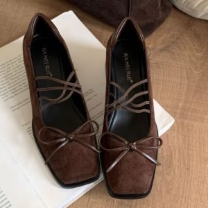 Retro high-heeled leather shoes