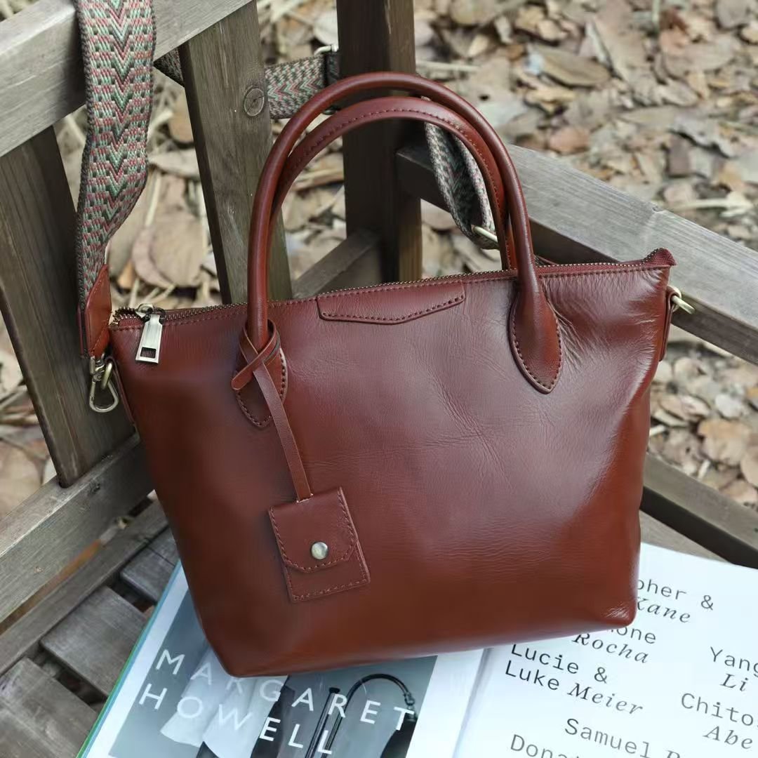 Large capacity cowhide bag - Image 6