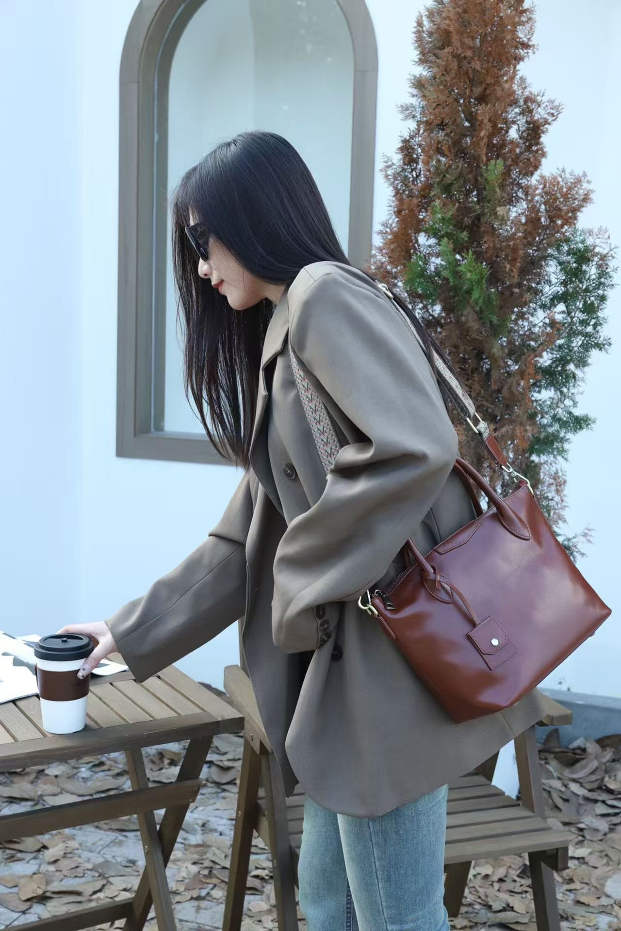 Large capacity cowhide bag - Image 7