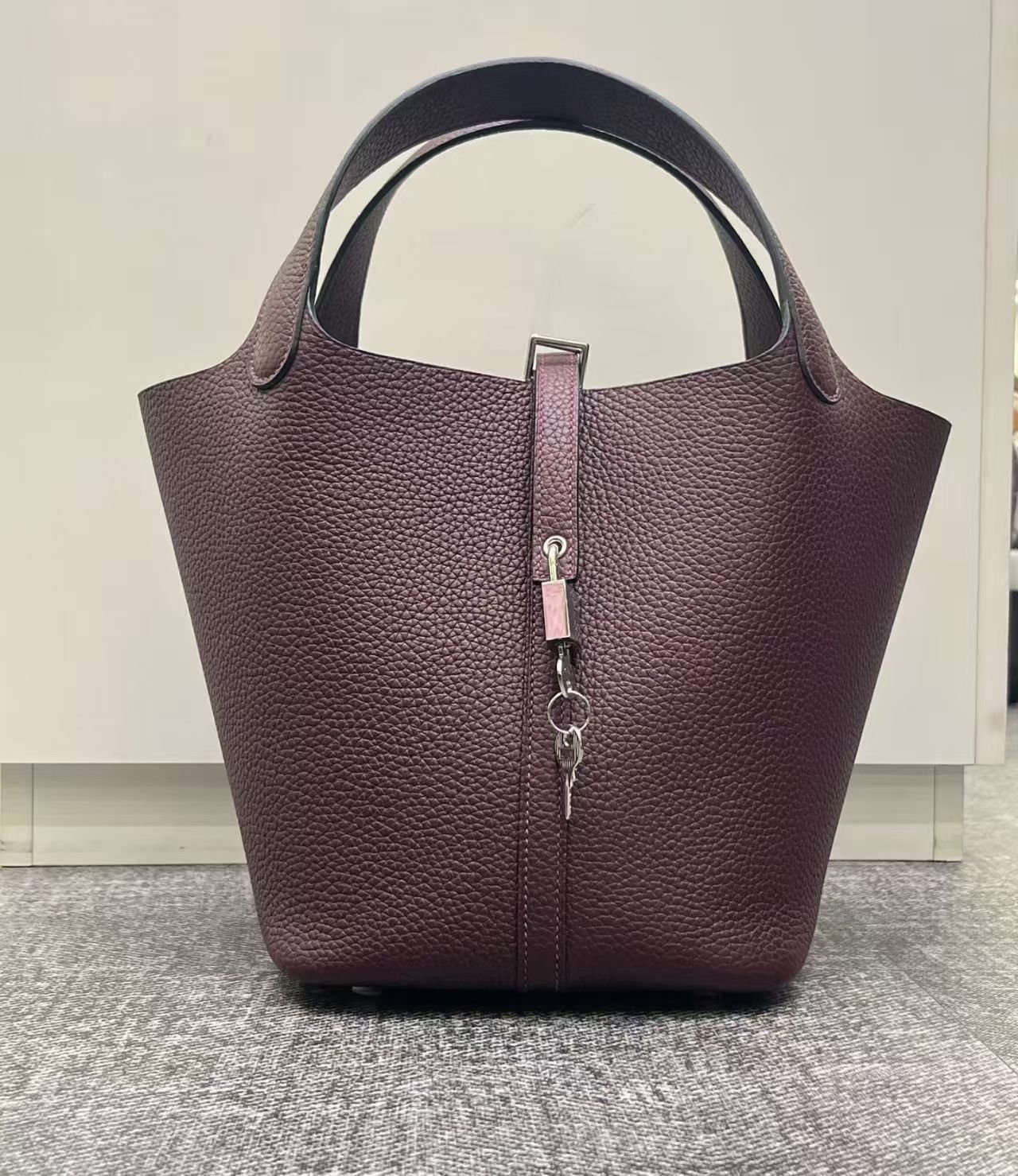 First-layer lychee multi-functional shoulder bag